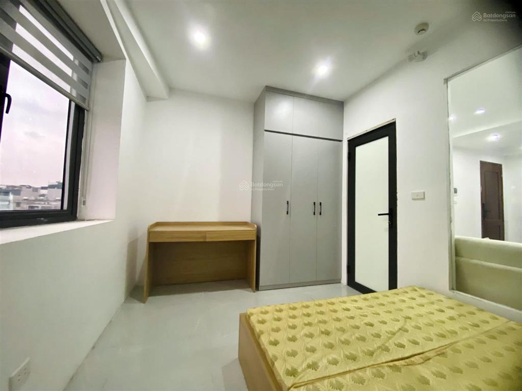 Chính chủ cho thuê ccmn 1n1k tại mặt phố nguyễn văn huyên oto qua lại thoải mái giá chỉ 6tr6/tháng