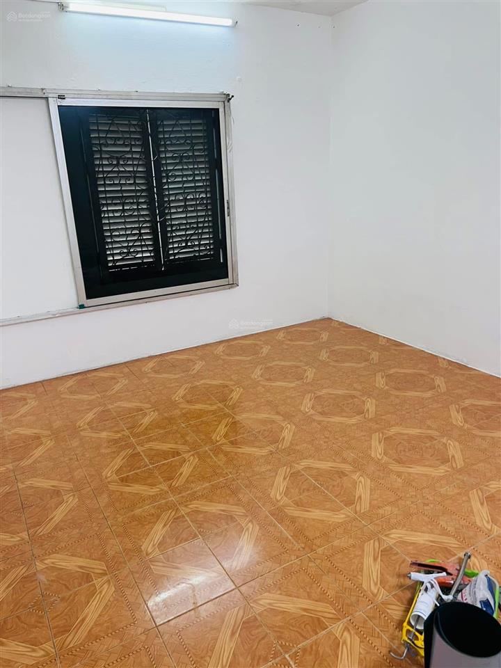 Cho thuê tập thể 80m2, 3pn, 1wc, 7 triệu tại tập thể khương thượng, p khương thượng, q. đống đa, hn