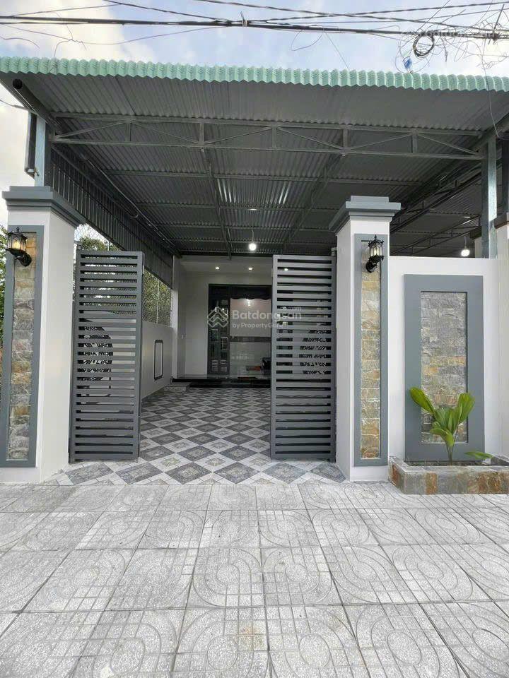 Bán nhà cấp 4 sổ hồng riêng, diện tích 100m2 gần vòng xoay an lạc