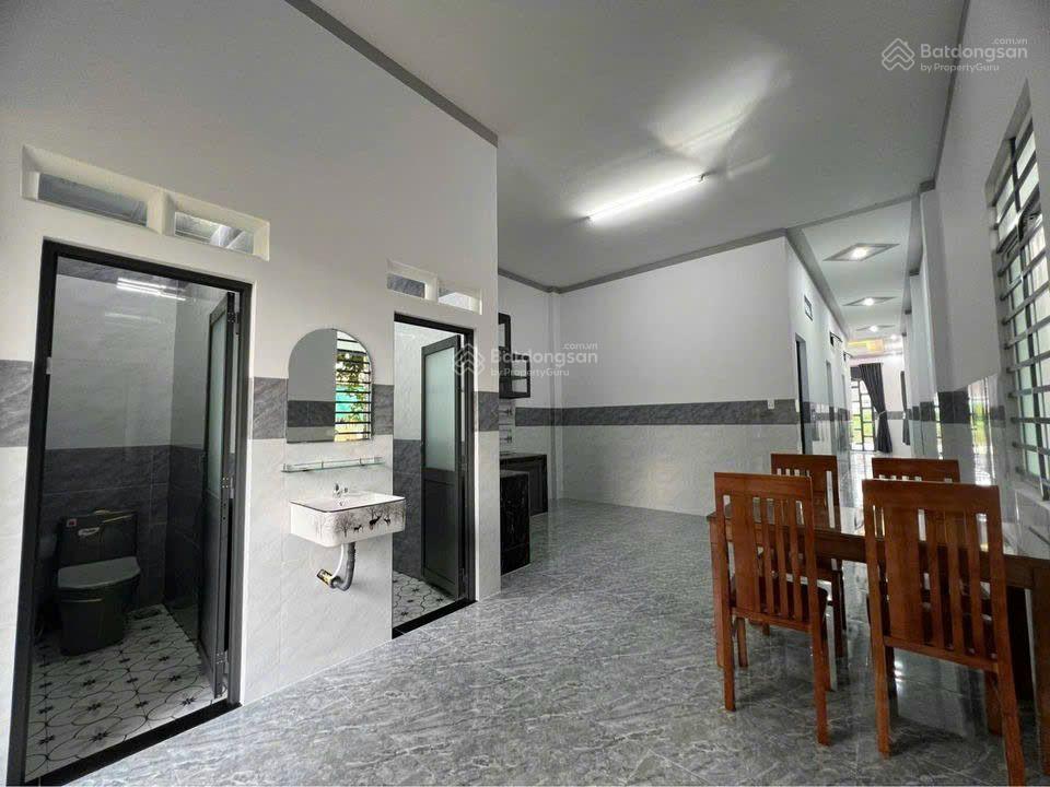 Bán nhà cấp 4 sổ hồng riêng, diện tích 100m2 gần vòng xoay an lạc