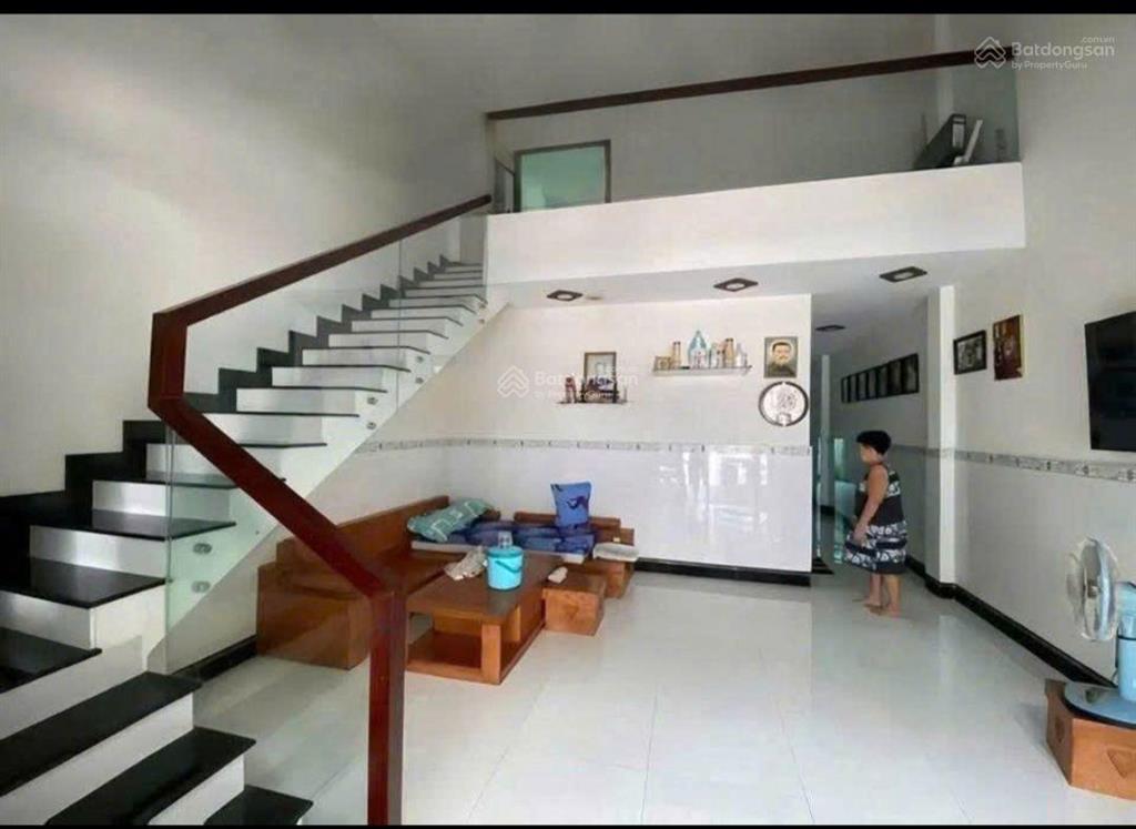 Bán nhà cấp 4 sổ hồng riêng, diện tích 100m2 kế bên chợ bờ ngựa giá 720triệu