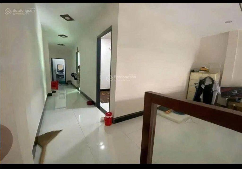 Bán nhà cấp 4 sổ hồng riêng, diện tích 100m2 kế bên chợ bờ ngựa giá 720triệu