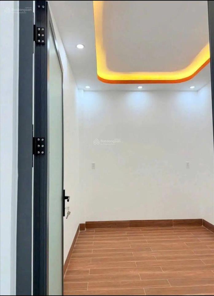 Bán nhà cấp 4 sổ hồng riêng, dt 100m2 ngay chợ đầu mối bình điền giá 730triệu