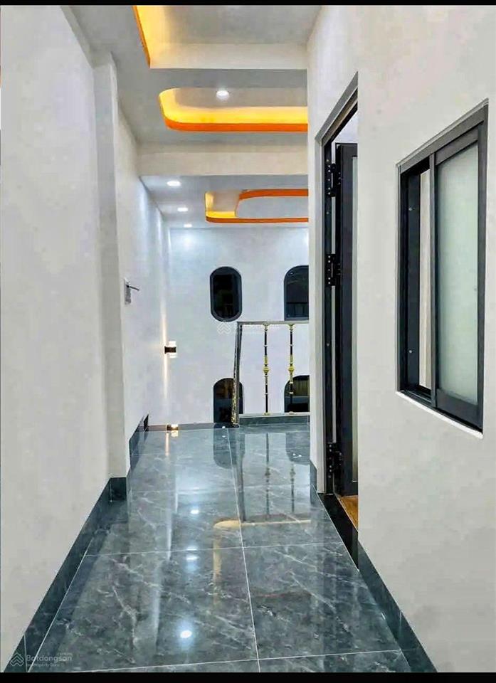 Bán nhà cấp 4 sổ hồng riêng, dt 100m2 ngay chợ đầu mối bình điền giá 730triệu