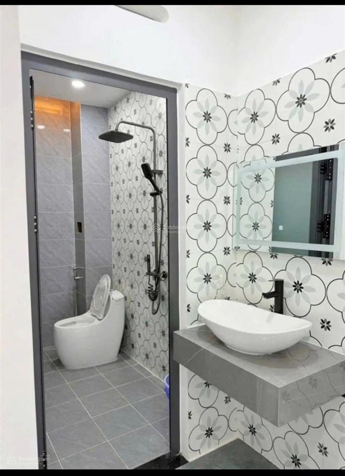 Bán nhà cấp 4 sổ hồng riêng, dt 100m2 ngay chợ đầu mối bình điền giá 730triệu