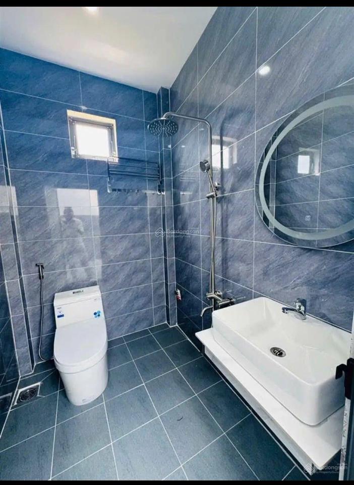 Bán nhà cấp 4 sổ hồng riêng, diện tích 100m2, ngay chợ bình chánh giá 715triệu