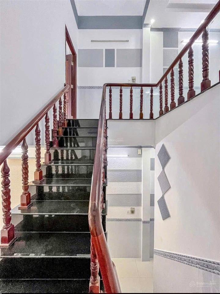 Bán nhà 1trệt 1lầu sổ hồng riêng, diện tích 100m2 kế bên aeon tạ quang bửu giá 1tỷ250triệu