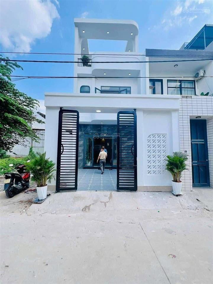 Bán nhà 1trệt1lầu sổ hồng riêng, diện tích 100m2 ngay kdc phong phú