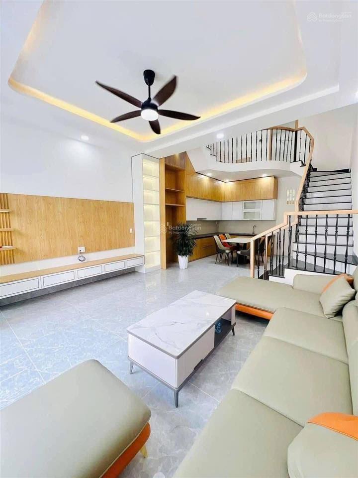 Bán nhà 1trệt1lầu sổ hồng riêng, diện tích 100m2 ngay kdc phong phú