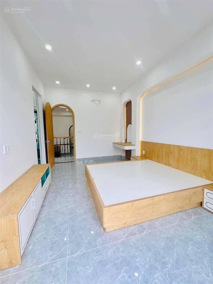 Bán nhà 1trệt1lầu sổ hồng riêng, diện tích 100m2 ngay kdc phong phú