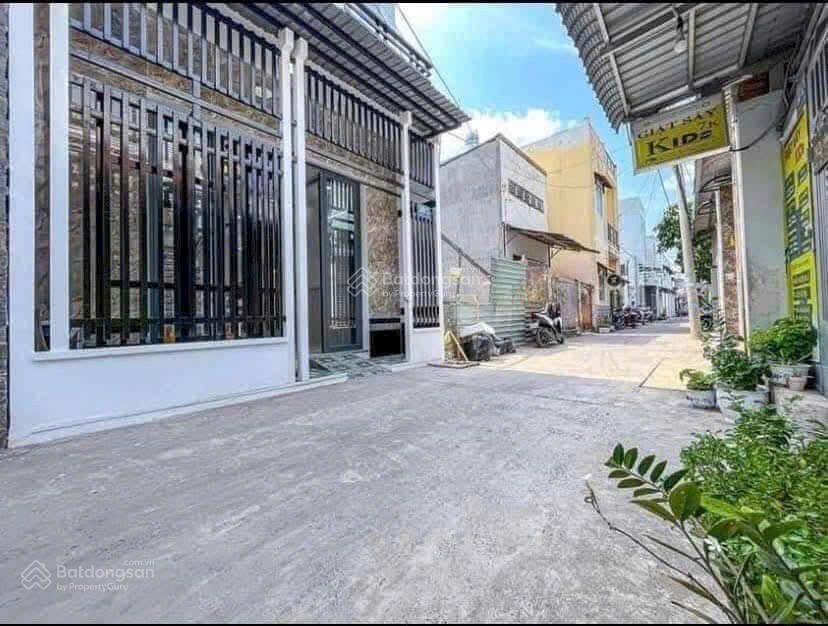 Bán nhà 1 trệt 1 lầu sổ hồng riêng, diện tích 85m2 ngay chợ phú lợi giá 1tỷ170triệu