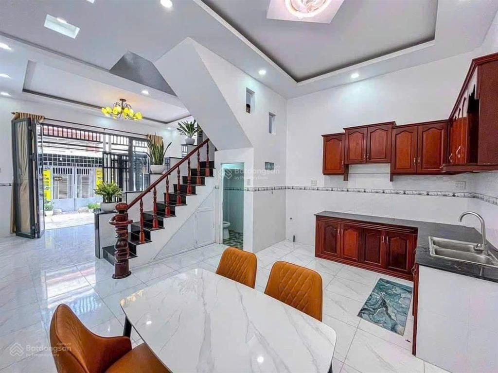 Bán nhà 1 trệt 1 lầu sổ hồng riêng, diện tích 85m2 ngay chợ phú lợi giá 1tỷ170triệu