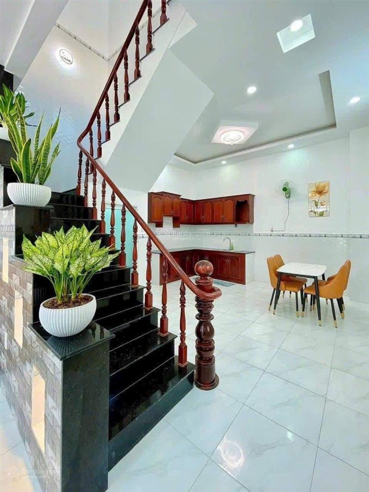 Bán nhà 1 trệt 1 lầu sổ hồng riêng, diện tích 85m2 ngay chợ phú lợi giá 1tỷ170triệu