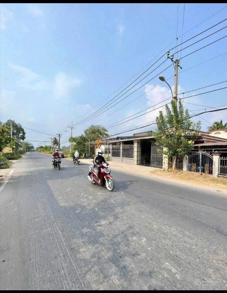 Kẹt vốn làm ăn cần bán nhà vườn sổ hồng riêng, diện tích 178,5m2 kế bên chợ qui đức giá 860triệu