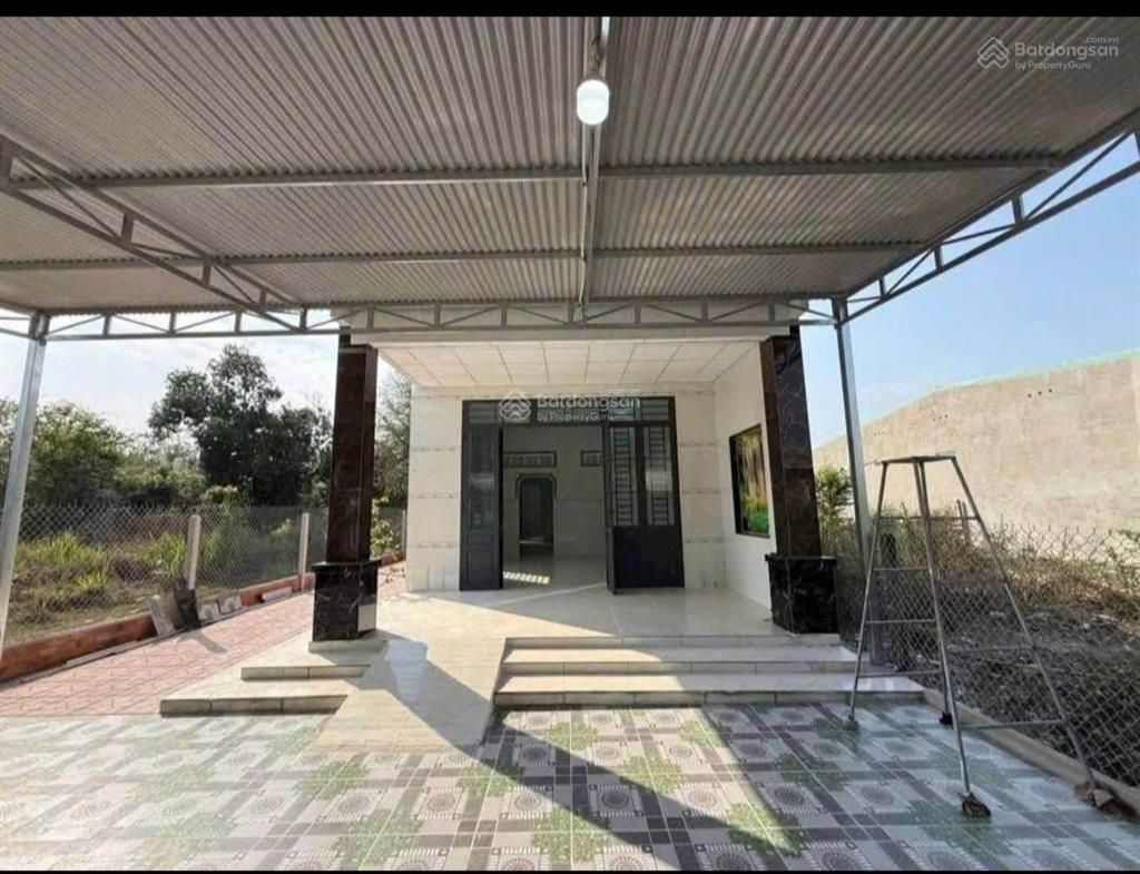 Kẹt vốn làm ăn cần bán nhà vườn sổ hồng riêng, diện tích 178,5m2 kế bên chợ qui đức giá 860triệu