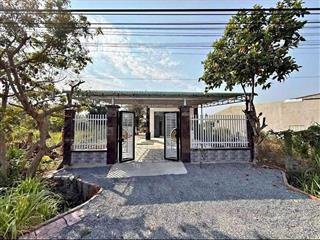 Kẹt vốn làm ăn cần bán nhà vườn sổ hồng riêng, diện tích 178,5m2 kế bên chợ qui đức giá 860triệu