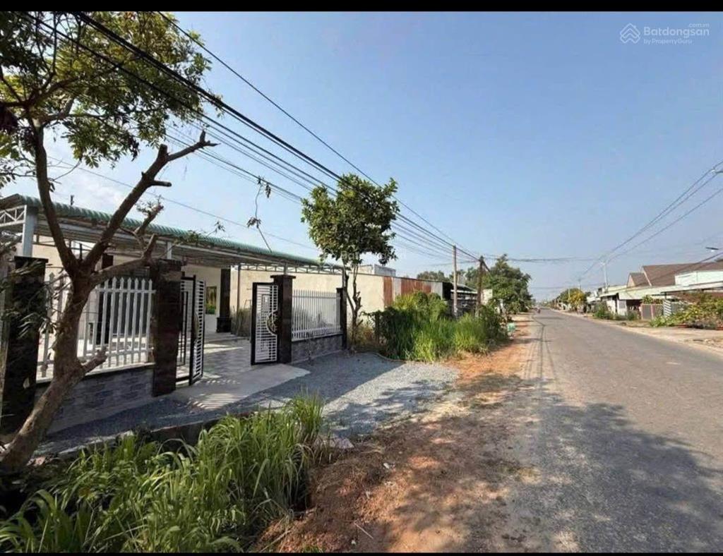 Kẹt vốn làm ăn cần bán nhà vườn sổ hồng riêng, diện tích 178,5m2 kế bên chợ qui đức giá 860triệu