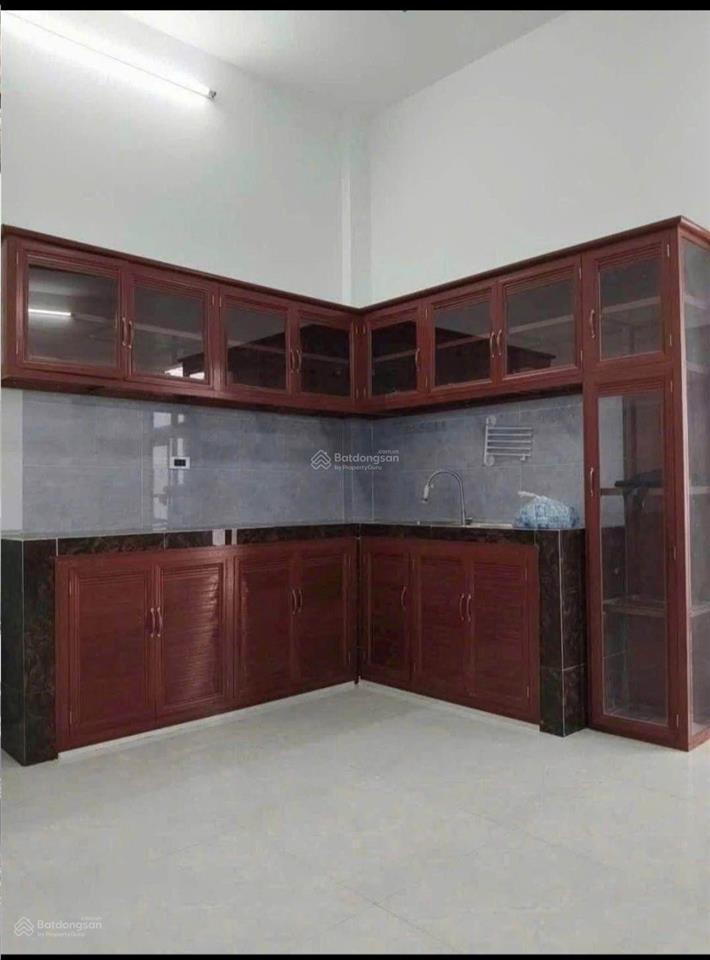 Bán nhà cấp 4 sổ hồng riêng, diện tích 100 m2, ngay gần ủy ban xã nhà bè giá 715triệu