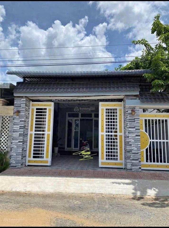 Bán nhà cấp 4 sổ hồng riêng, diện tích 100 m2, ngay gần ủy ban xã nhà bè giá 715triệu