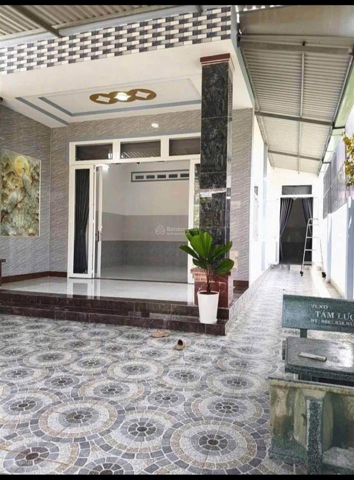 Bán nhà cấp 4 sổ hồng riêng, diện tích 100 m2, ngay gần ủy ban xã nhà bè giá 715triệu