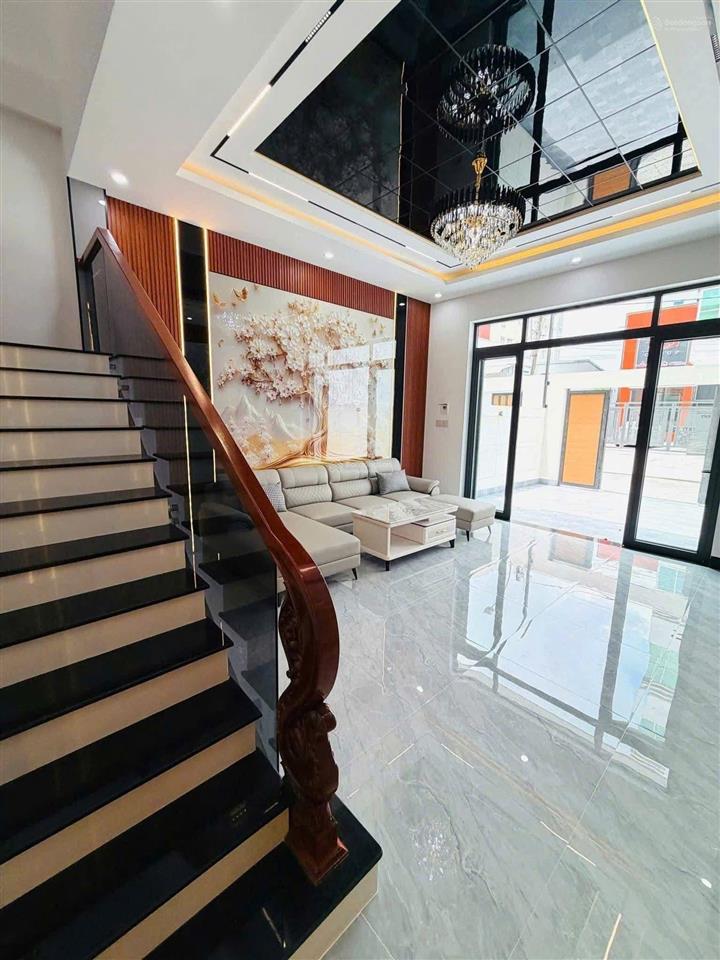 Dãy nhà chủ đầu tư mới hoàn thành, cơ hội sở hữu nhà cho người lao động thu nhập thấp giá 700triệu