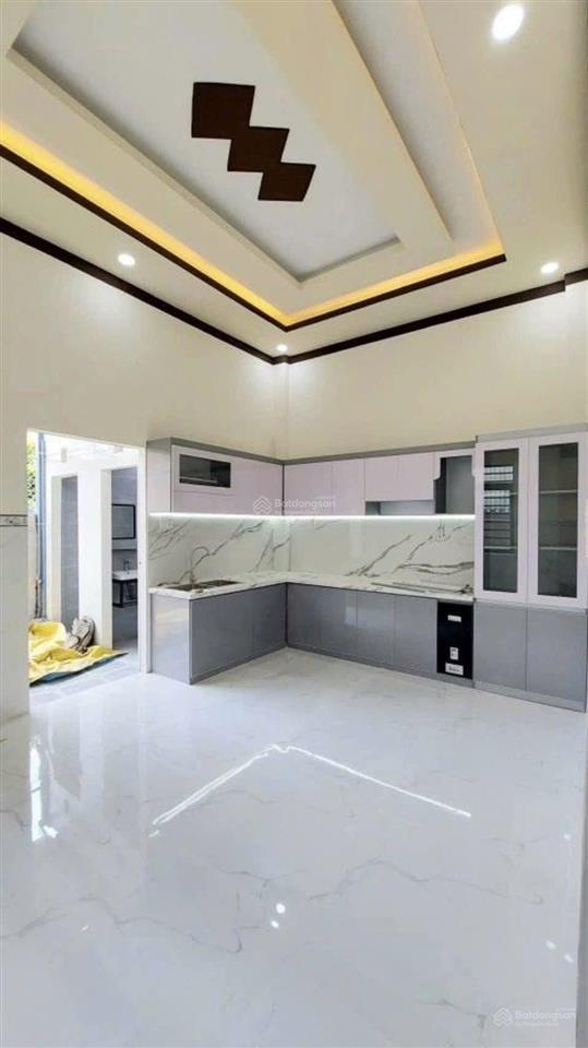 Bán nhà cấp 4 sổ hồng riêng, diện tích 100 m kế bên kcn lê minh xuân giá 670 triệu