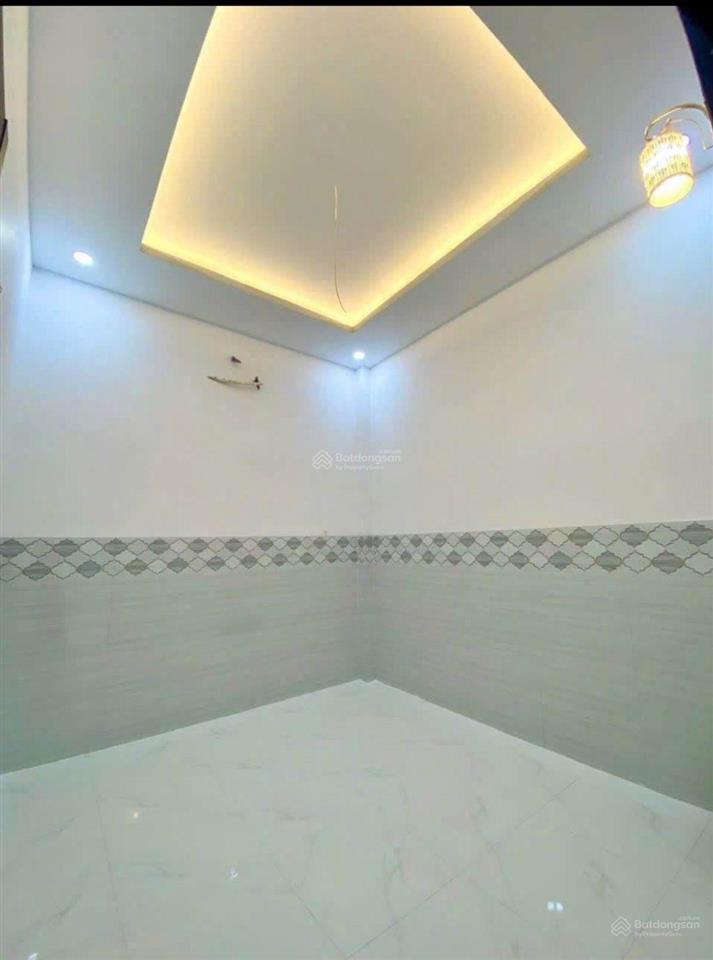 Bán nhà cấp 4 sổ hồng riêng, diện tích 100 m kế bên kcn lê minh xuân giá 670 triệu