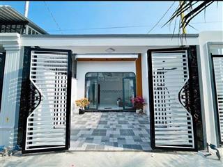 Bán nhà cấp 4 sổ hồng riêng, diện tích 100m kế bên kcn lê minh xuân giá 650triệu