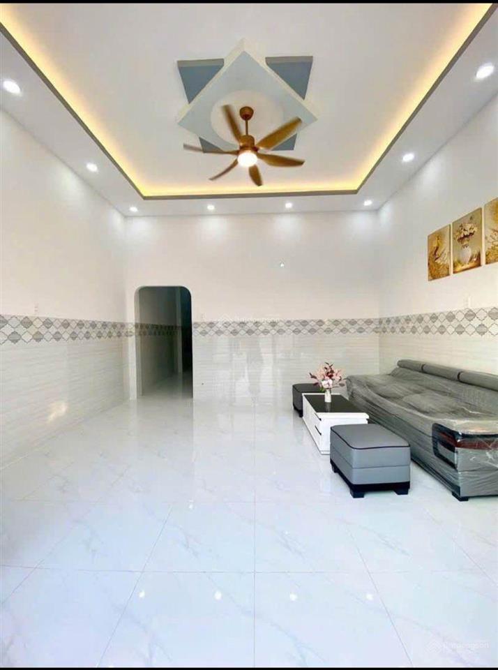 Bán nhà cấp 4 sổ hồng riêng, diện tích 100 m kế bên kcn lê minh xuân giá 670 triệu
