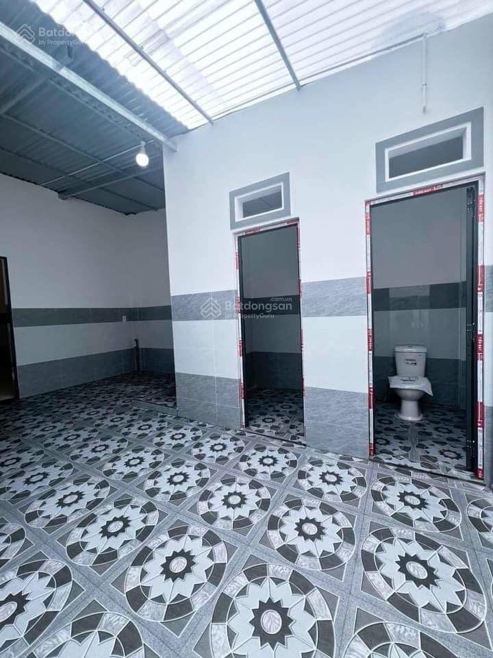 Bán nhà cấp 4 sổ hồng riêng, diện tích 100m2 kế bên chợ bà lát giá 690triệu