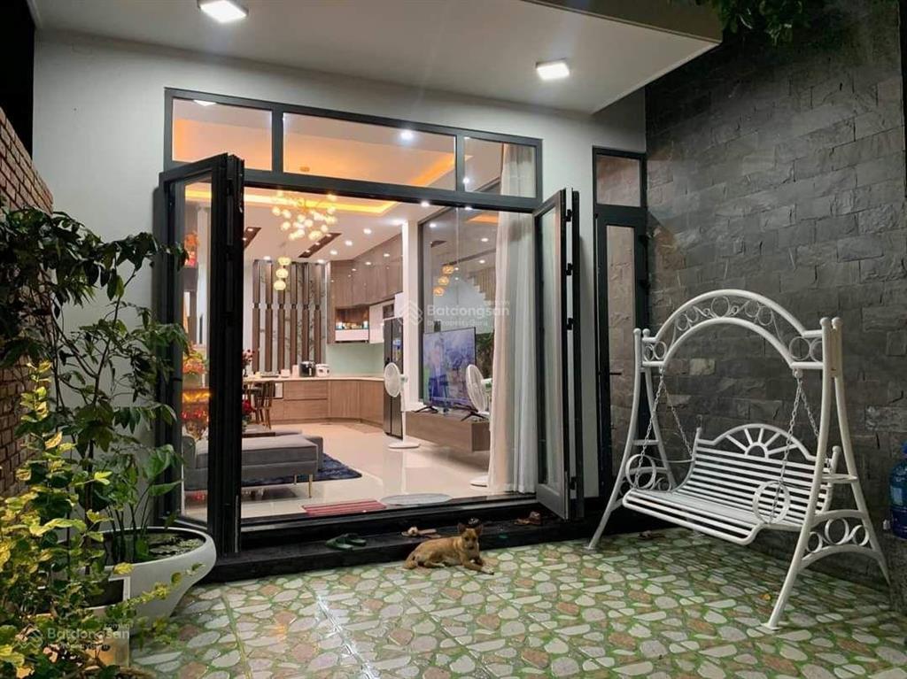 Giảm 300tr bán gấp nhà mặt tiền chợ đầu mối bình điền đang cho thuê 10tr/tháng