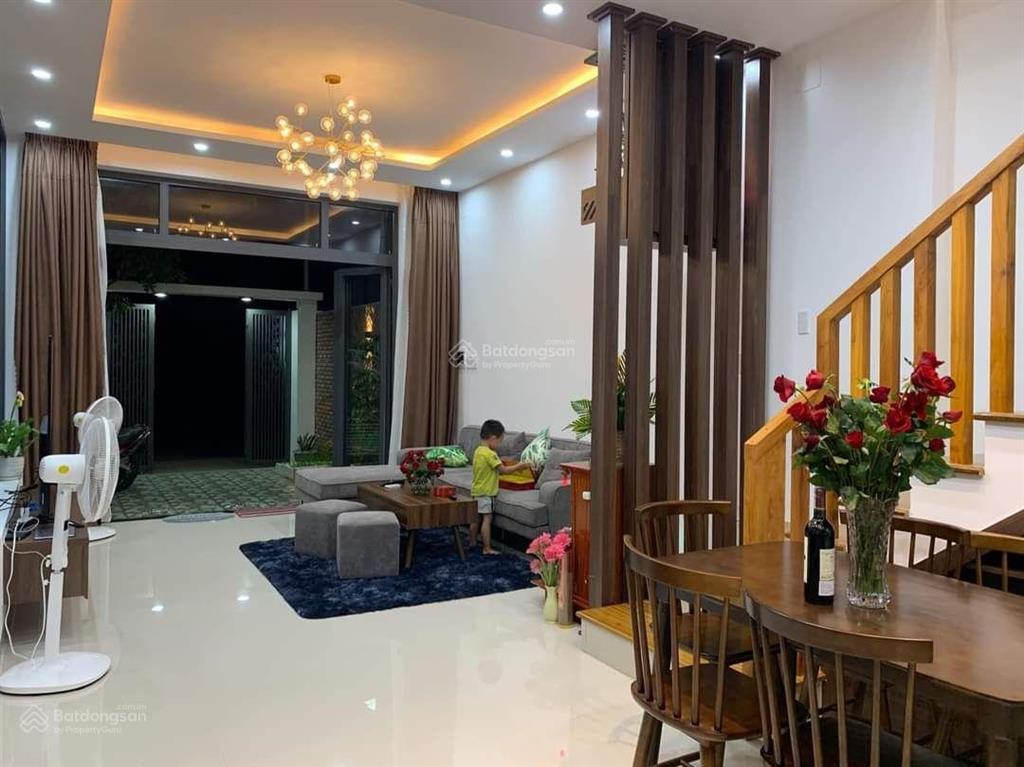 Giảm 300tr bán gấp nhà mặt tiền chợ đầu mối bình điền đang cho thuê 10tr/tháng