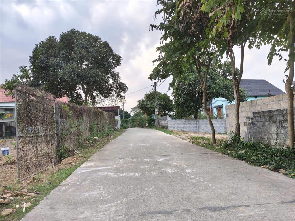 Siêu phẩm nghỉ dưỡng 547m2 có 300m2 đất ở, mặt tiền 15m,gần du lịch hồ suối hai,đường 2 ô tô tránh