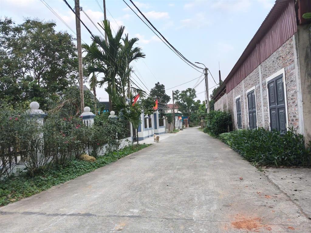 Siêu phẩm nghỉ dưỡng 547m2 có 300m2 đất ở, mặt tiền 15m,gần du lịch hồ suối hai,đường 2 ô tô tránh