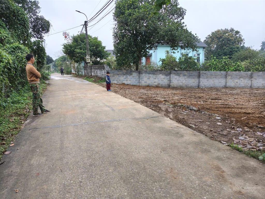 Siêu phẩm nghỉ dưỡng 547m2 có 300m2 đất ở, mặt tiền 15m,gần du lịch hồ suối hai,đường 2 ô tô tránh