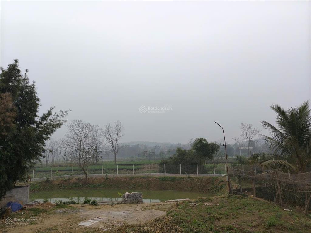 1,95 tỷ sở hữu 300m2 full thổ cư, mặt tiền 14m, đường ô tô tránh, cách chợ trường học vài trăm mét