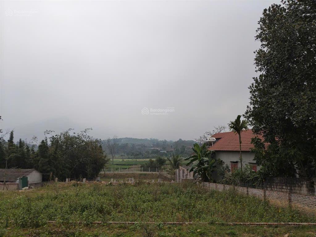 1,95 tỷ sở hữu 300m2 full thổ cư, mặt tiền 14m, đường ô tô tránh, cách chợ trường học vài trăm mét