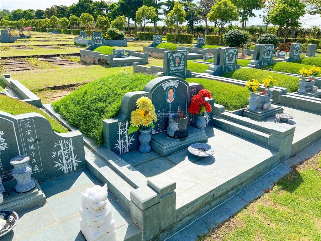 Bán mộ đơn dãy m4, cần tài chính gấp bán 95 triệu. hữu duyên cho ai đang cần