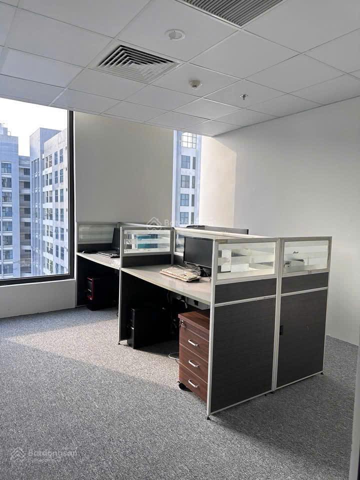 Cho thuê văn phòng đã setup sẵn tại 136 hồ tùng mậu chỉ việc vào làm việc!