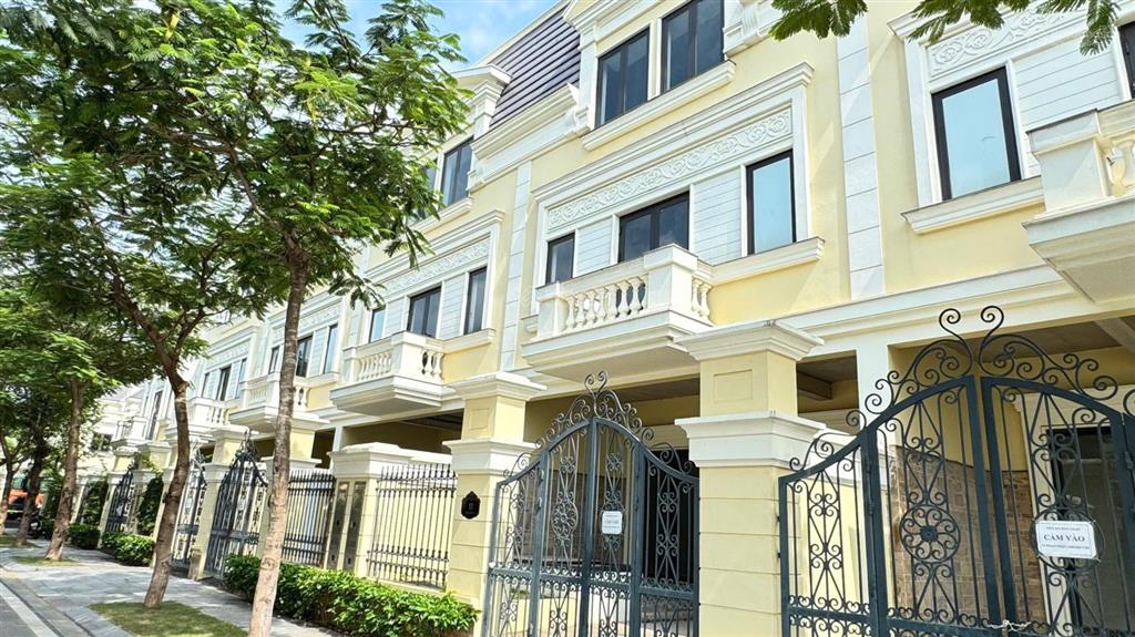 Giảm giá 2030% biệt thự có hầm tại an lạc green symphony. bt song lập 169m2 chỉ còn 31.8 tỷ