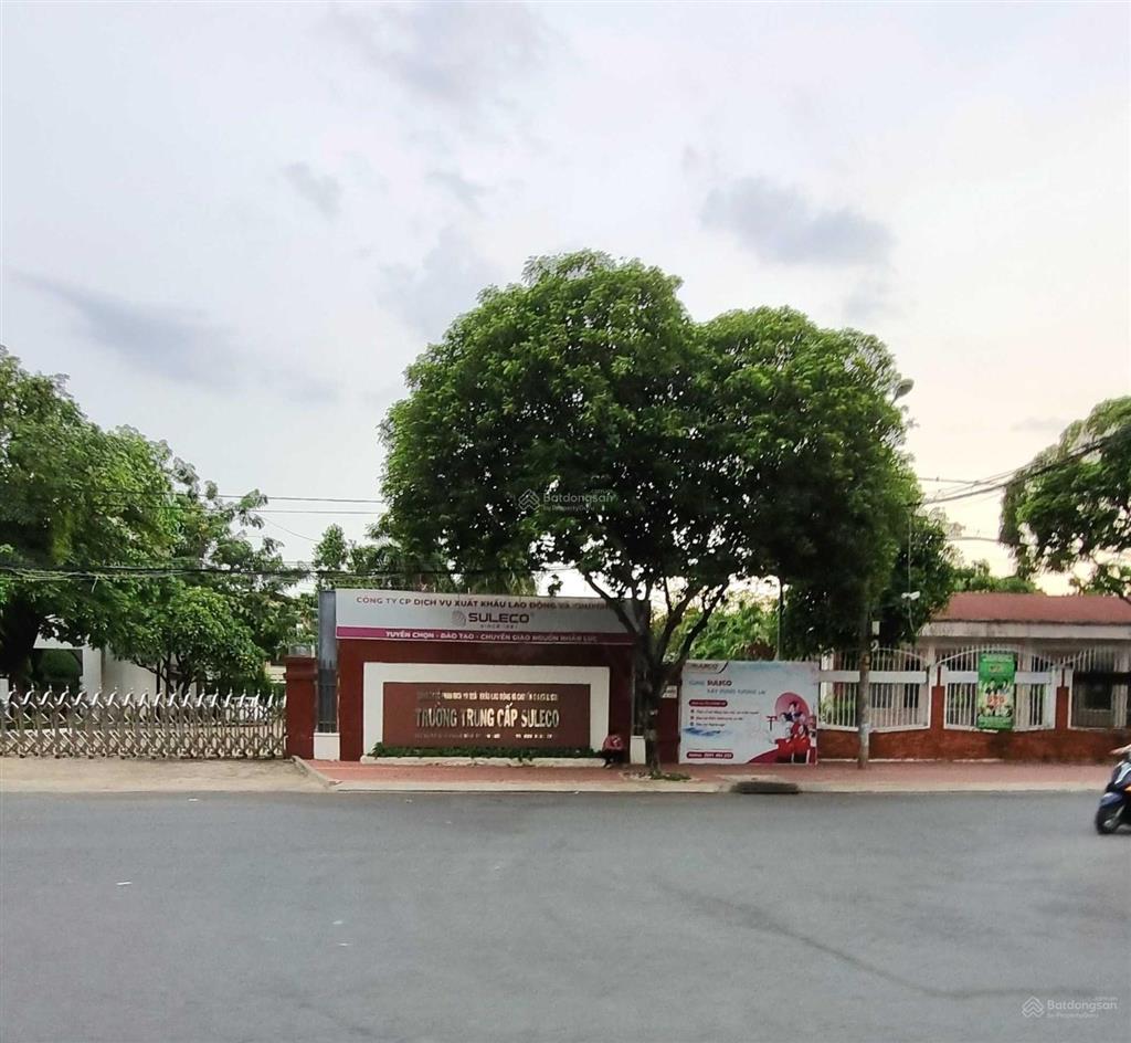 90m2  ngang 5m  mặt tiền đường vỉa hè 12m, nhỉnh 6 tỷ  phước bình, q9