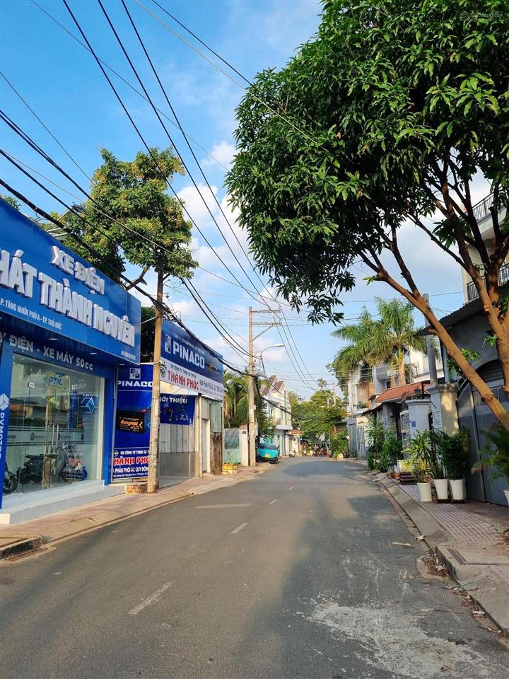 Bán lô góc 3 mặt tiền, 100m2, ngay vincom lê văn việt quận 9, ngang 6m bề thế