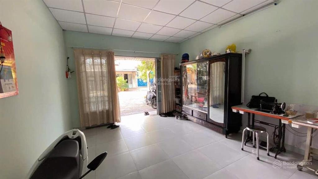 Mặt tiền đường 11 phước bình,sổ vuông vức, đường 16m có vỉa hè, quận 9