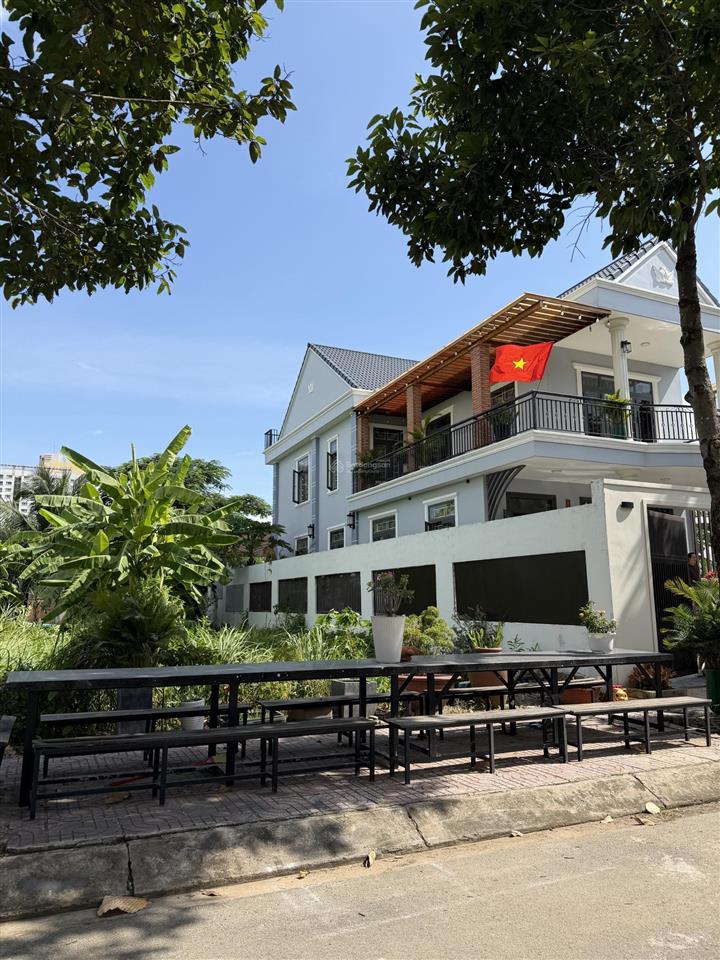 Khách mua lô kế liên phường này xây biệt thự quá đẹp, 100m2 nhỉnh 6 tỷ, tiện qua q1, q2, q7
