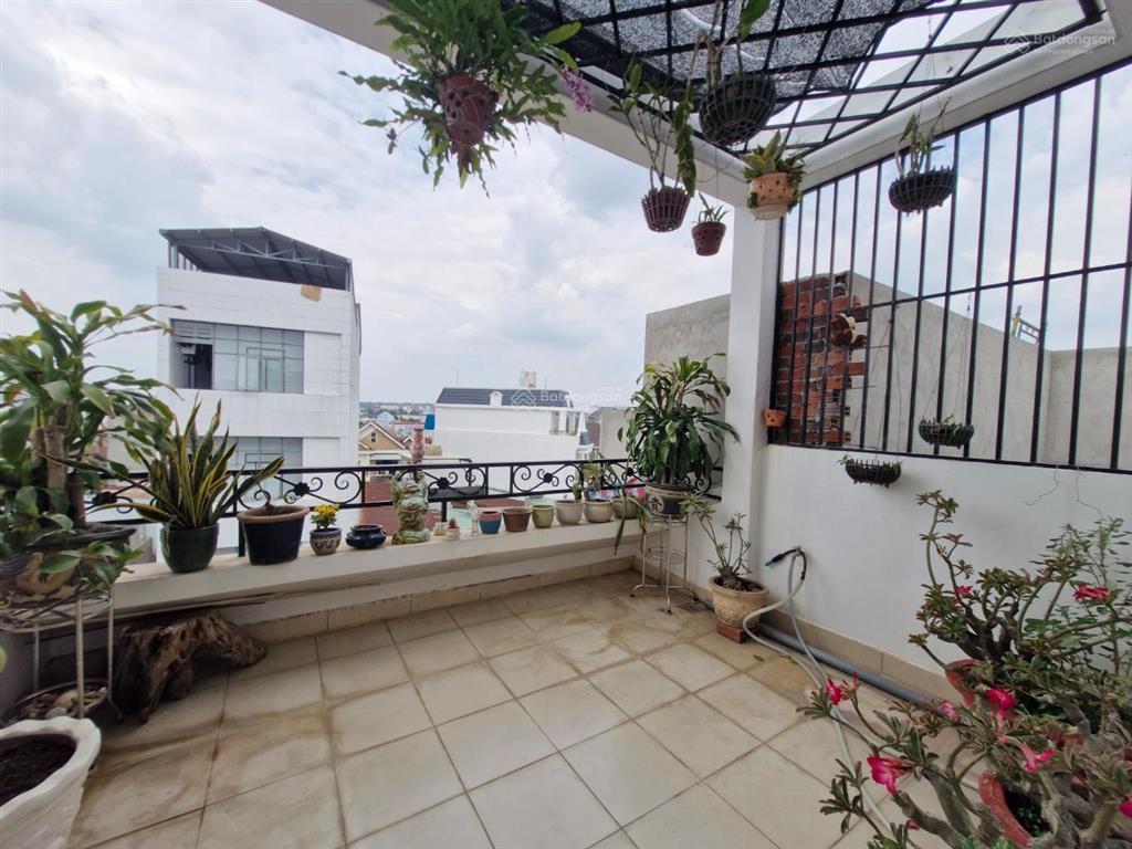 Hàng ngộp! căn góc 2 mặt tiền,100m23tầng,k lộ giới, p. phước long b quận 9