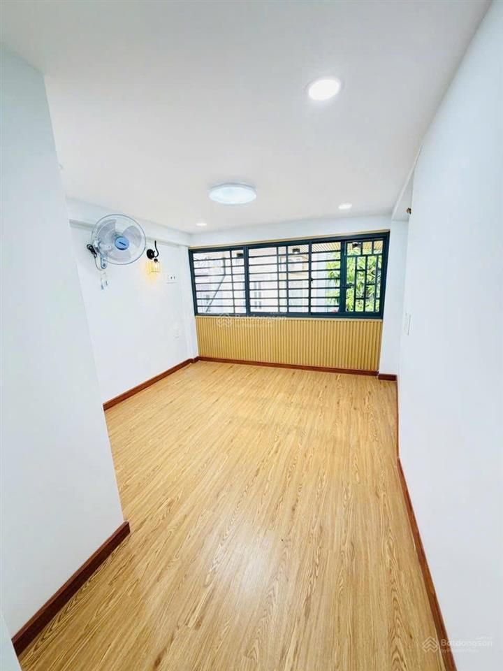 Nhà mới xây hẻm xe hơi 2/ tô hiến thành, p13,quận 10 dt 13,2m2 2pn, 1wc giá chỉ 2tỷ880( tl ) shr