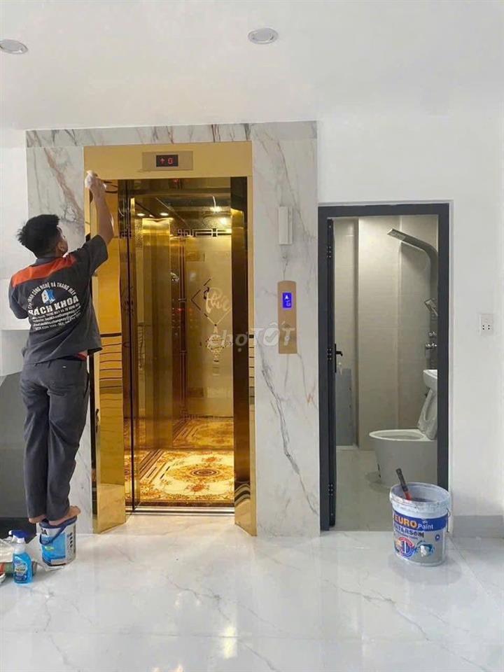 CỰC HOT ! Tòa nhà 6 tầng ngang 9m, hầm + thang máy, DTSD 600m², 42tr