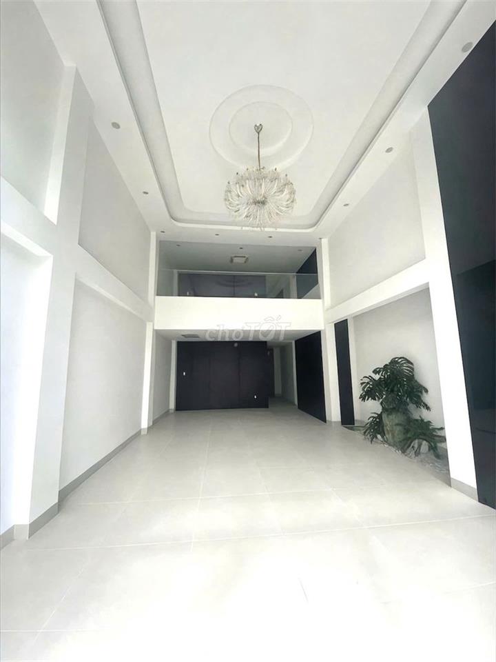 HOT! Nhà Đặng Văn Ngữ P10 PN - Thang Máy - DTSD 540m² - 30 Triệu