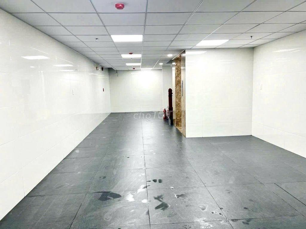 SIÊU PHẨM ỐP KÍNH-Cho thuê nhà Trần Nhật Duật,Quận 1.Thang máy, PCCC.