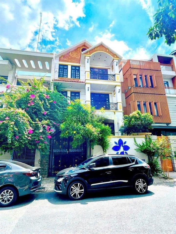 🔥 CỰC HOT! VILLA PHAN XÍCH LONG, HOA ĐÀO P7, PN – 600M², 5 TẦNG